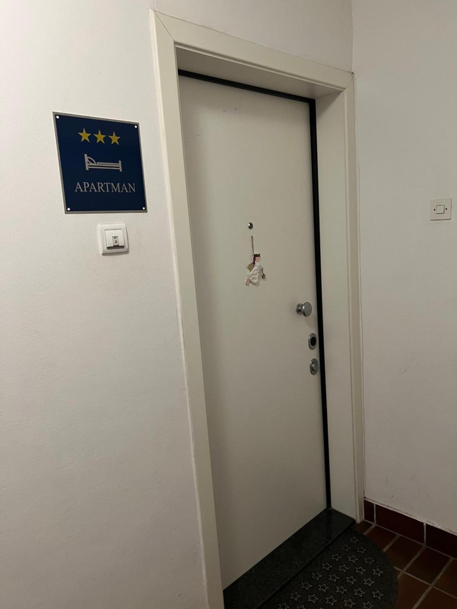 Apartment Sweet Dreams-Close To Zoo,Dinamo Stadium And The City Center Zagreb Phòng bức ảnh